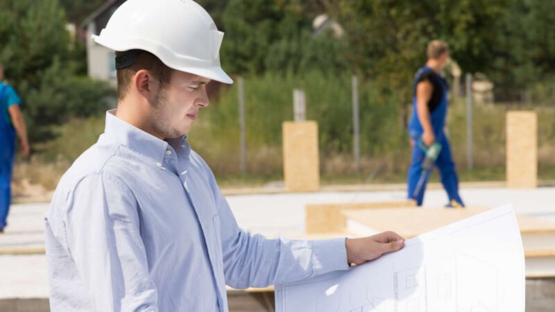 Construction sur terrain étroit : optimiser chaque mètre carré pour un espace de vie fonctionnel