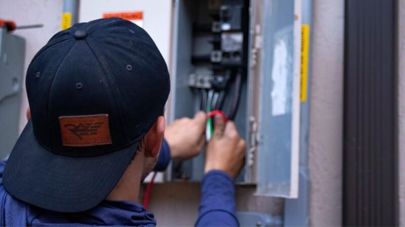 Sécuriser une maison ancienne : la remise aux normes électriques ciblée pour plus de tranquillité